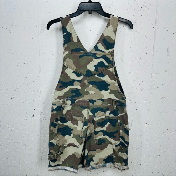 Anthropologie Size 6 Olive Camo Camouflage Overall Shorts Shortalls - Picture 4 of 14